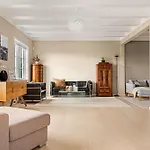 Dinbnb Homes I Luxury Villa With Hot Tub & Views